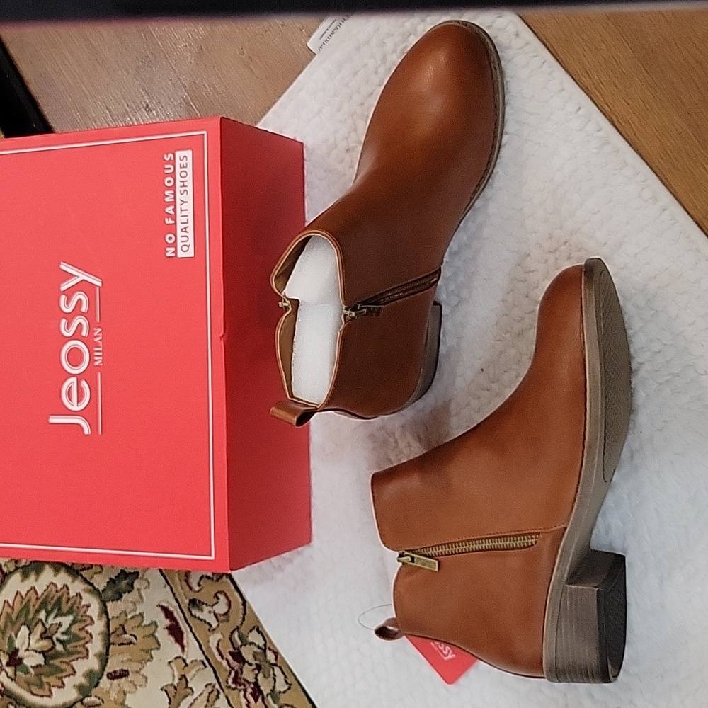 Jeossy tan ankle boots thick heel zipper closure vegan leather sz 10 New…in box